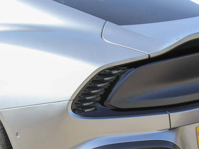 aston-martin vanquish IMAGE