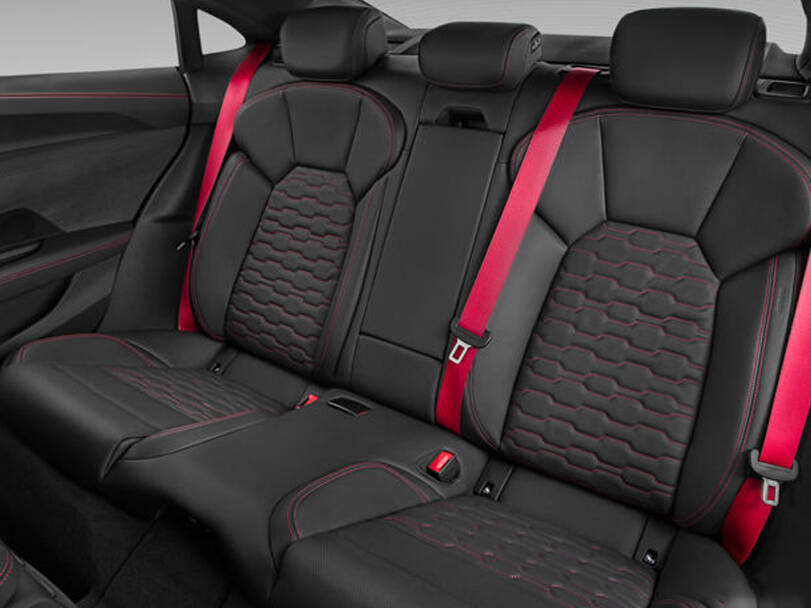 makes.audi models.e-tron IMAGE