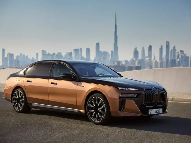 bmw i7 IMAGE