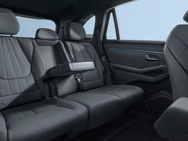 makes.byd models.atto-8 IMAGE