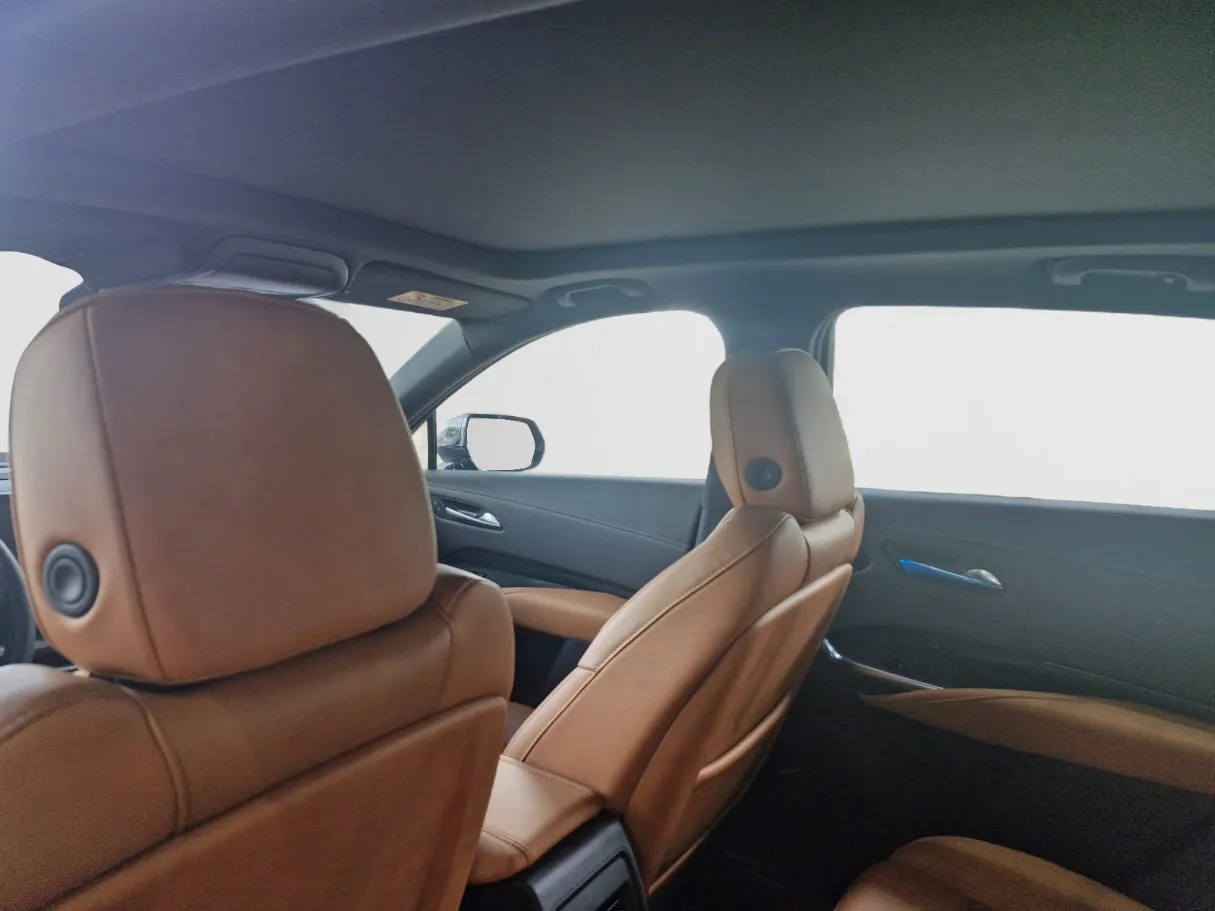 makes.cadillac models.xt4 IMAGE