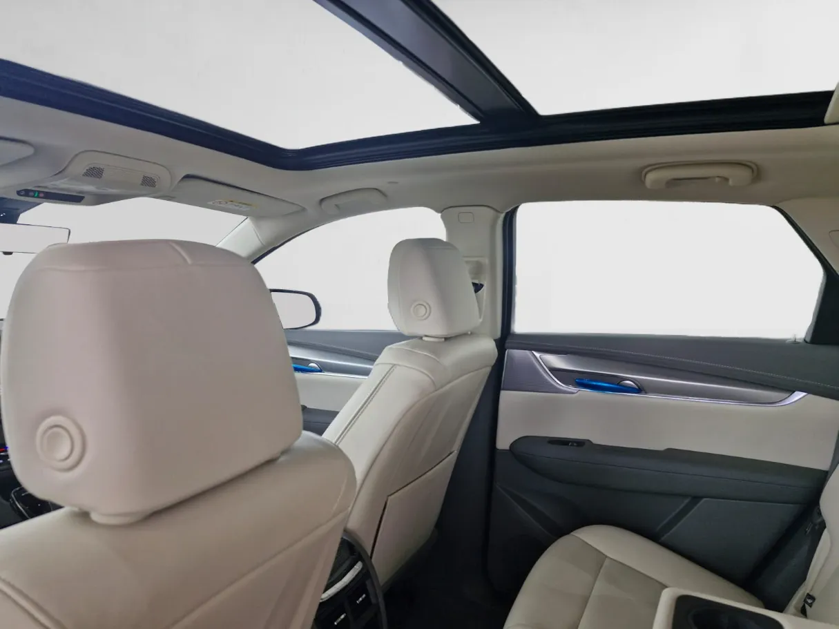 cadillac xt5 IMAGE