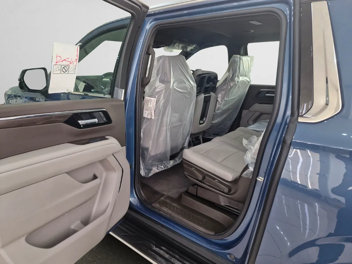 makes.chevrolet models.suburban IMAGE