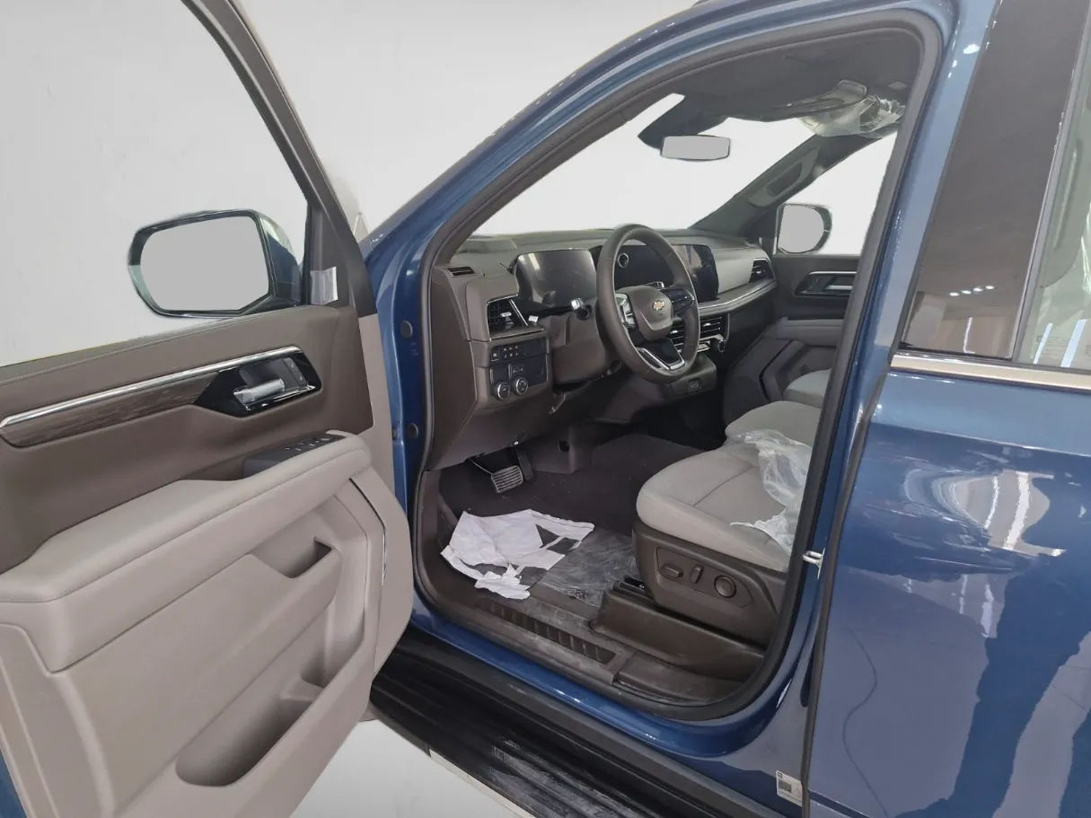makes.chevrolet models.suburban IMAGE
