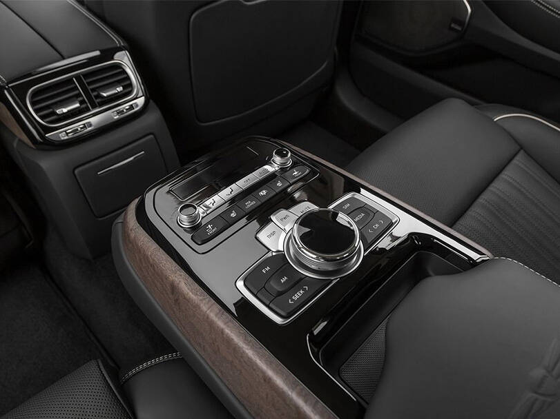 genesis g90 IMAGE