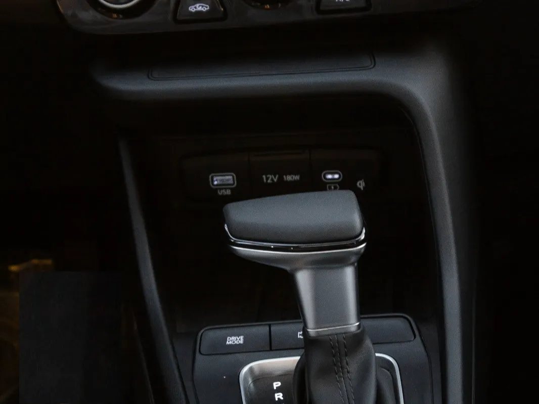 hyundai accent IMAGE