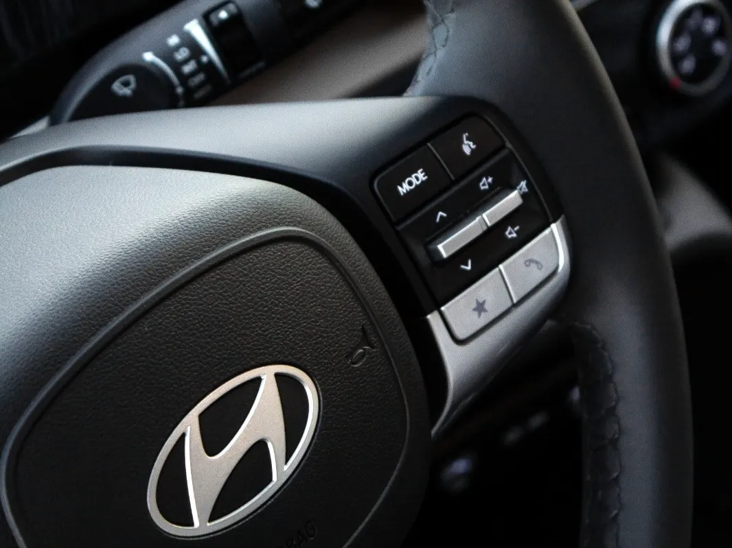 hyundai accent IMAGE