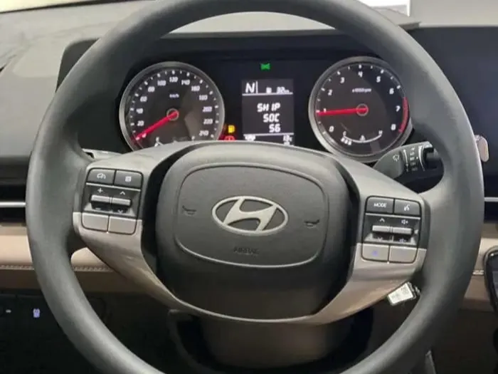 hyundai accent IMAGE