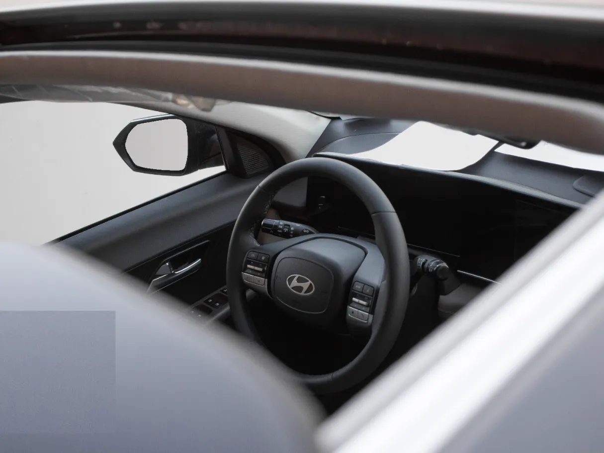 hyundai accent IMAGE