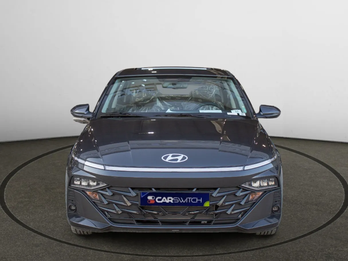 hyundai accent IMAGE