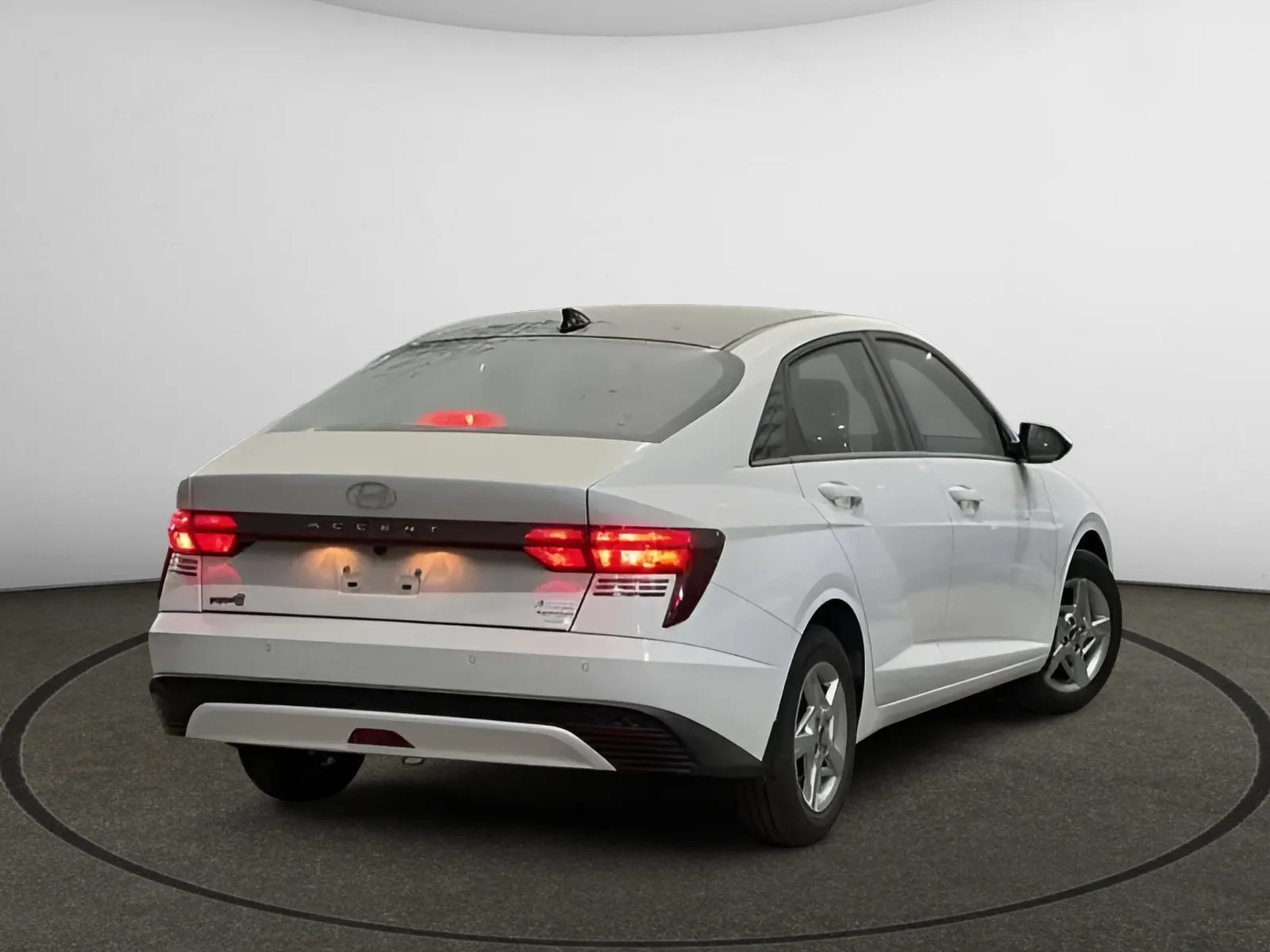 hyundai accent IMAGE