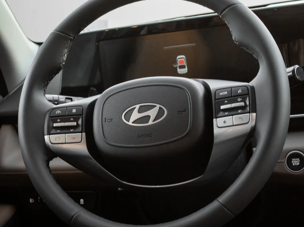 hyundai accent IMAGE