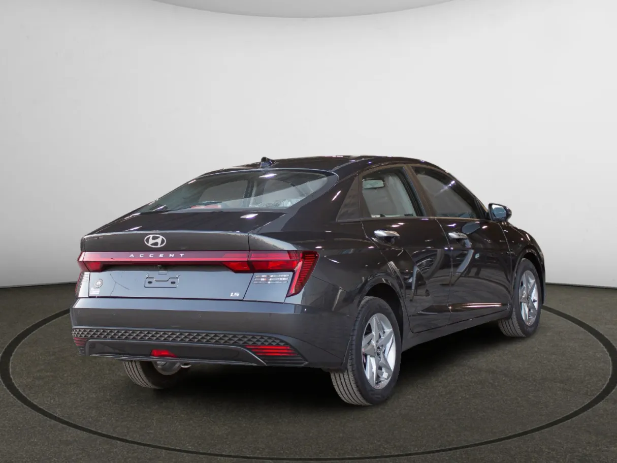hyundai accent IMAGE