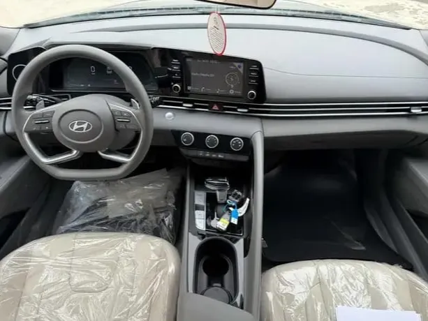 hyundai elantra IMAGE
