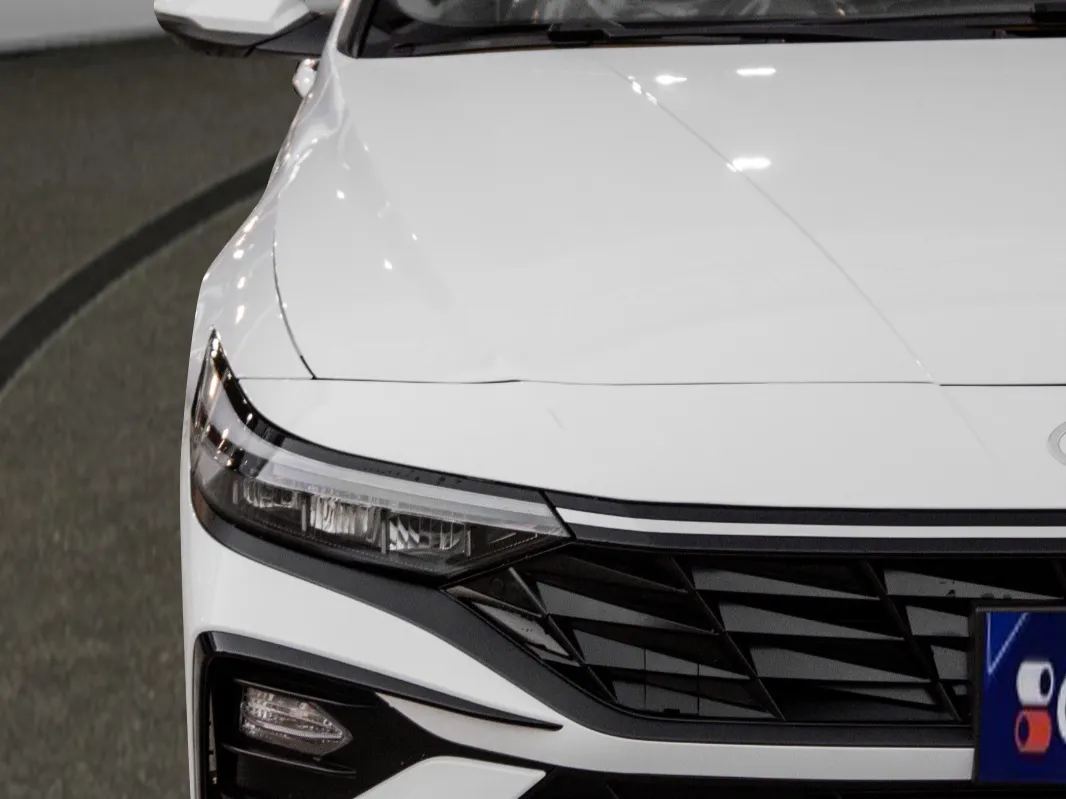 hyundai elantra IMAGE