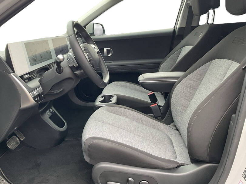 hyundai ioniq IMAGE