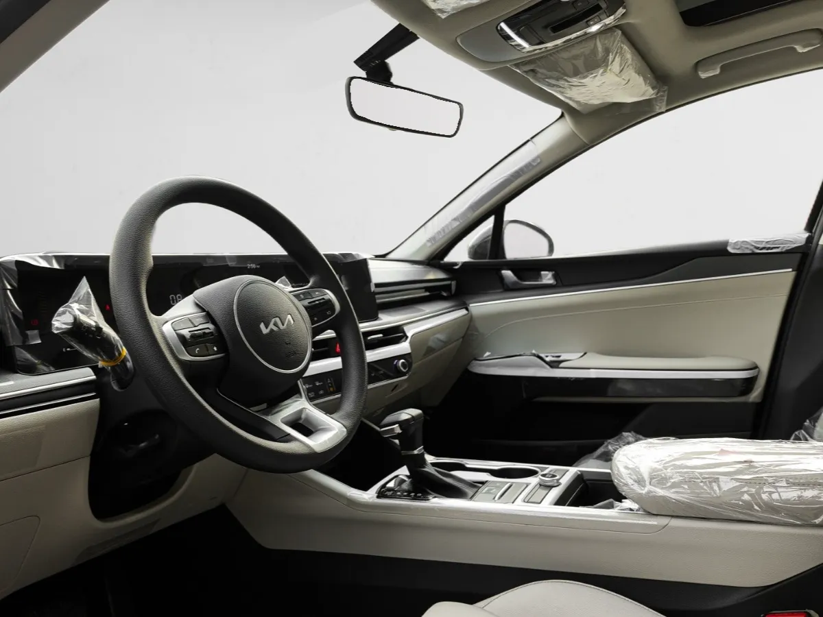 kia k5 IMAGE
