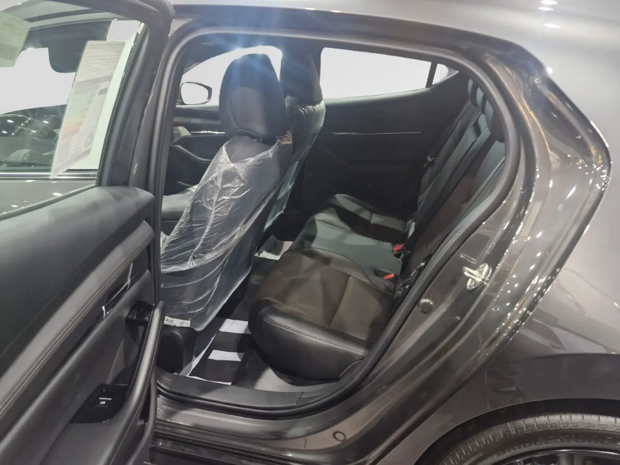 mazda 3 IMAGE