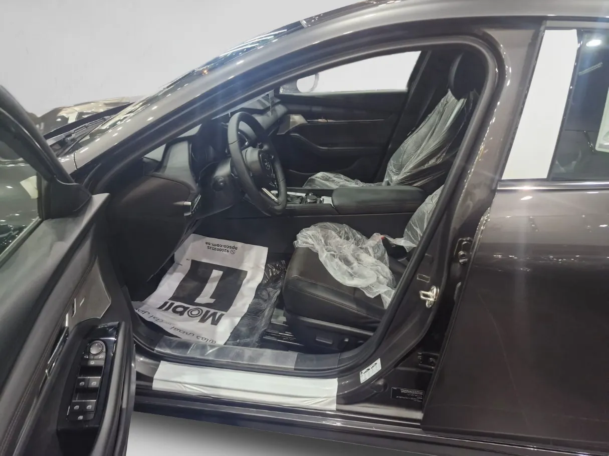 mazda 3 IMAGE