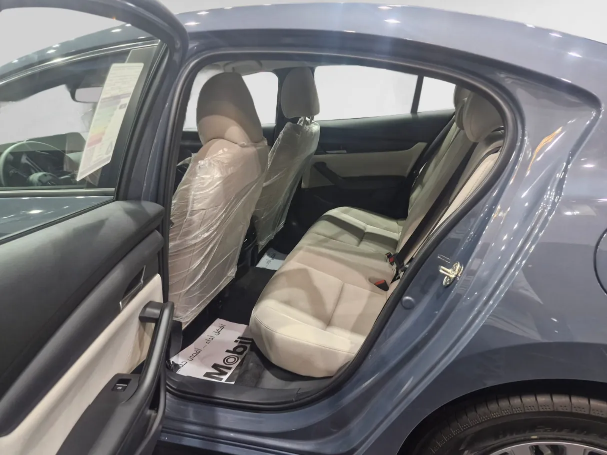 mazda 3 IMAGE