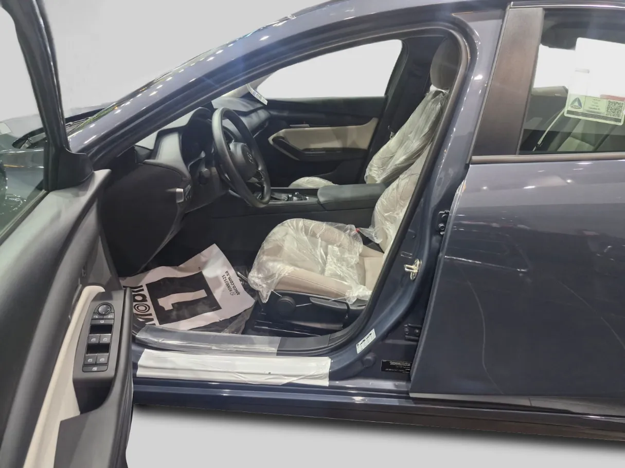 mazda 3 IMAGE
