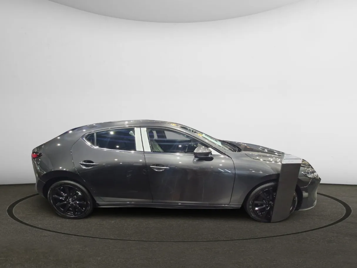 mazda 3 IMAGE