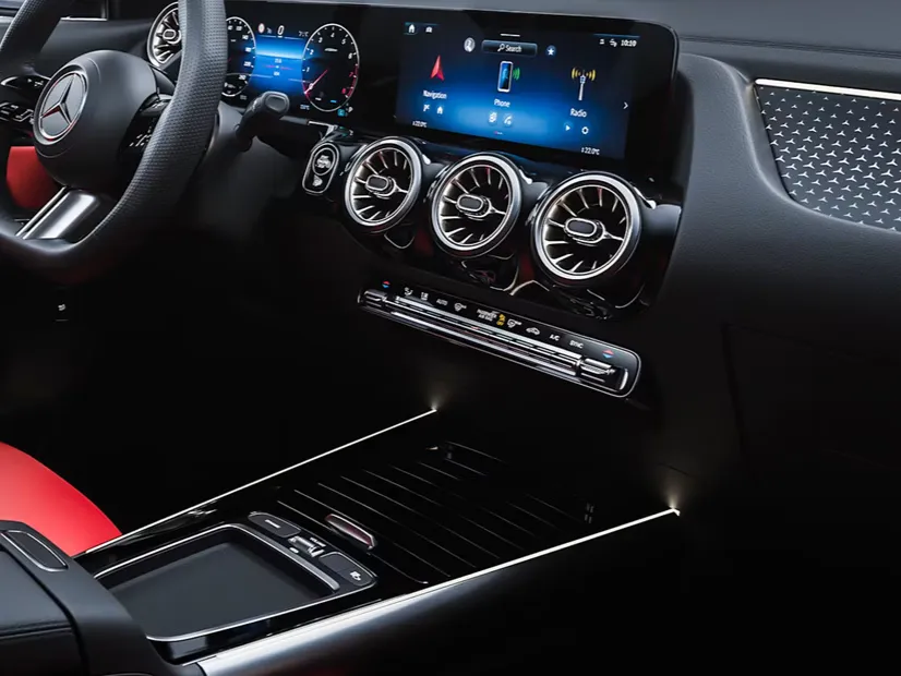 mercedes glb200 IMAGE