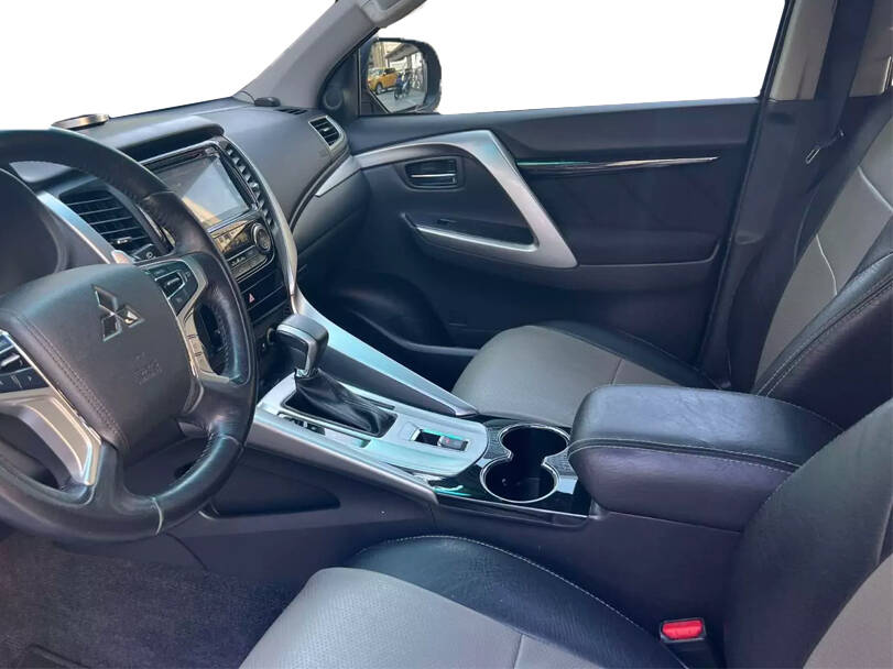 mitsubishi montero-sport IMAGE