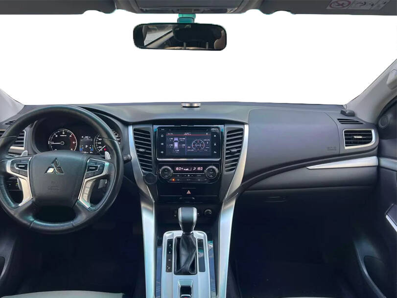 mitsubishi montero-sport IMAGE