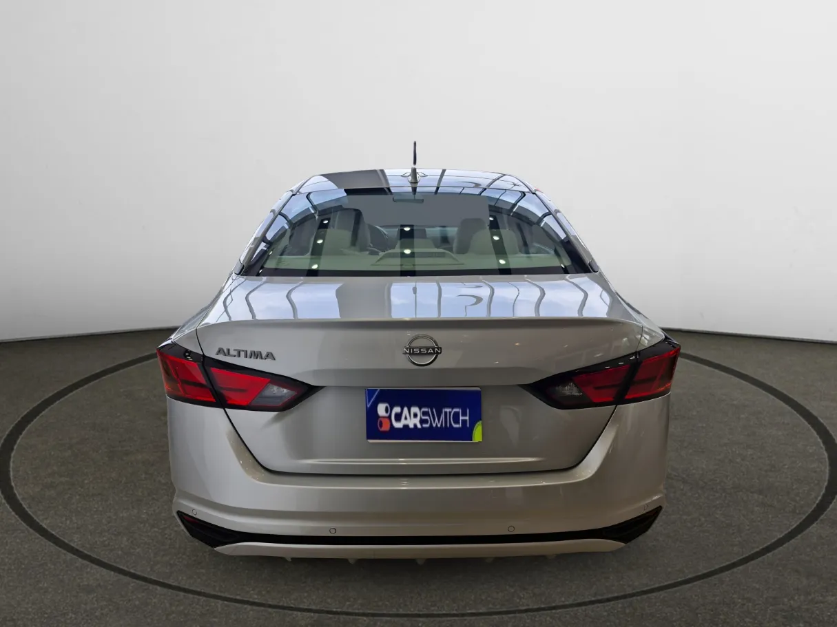 nissan altima IMAGE