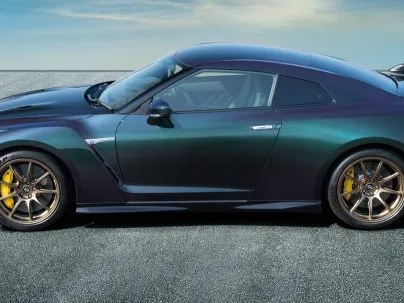 nissan gt-r IMAGE