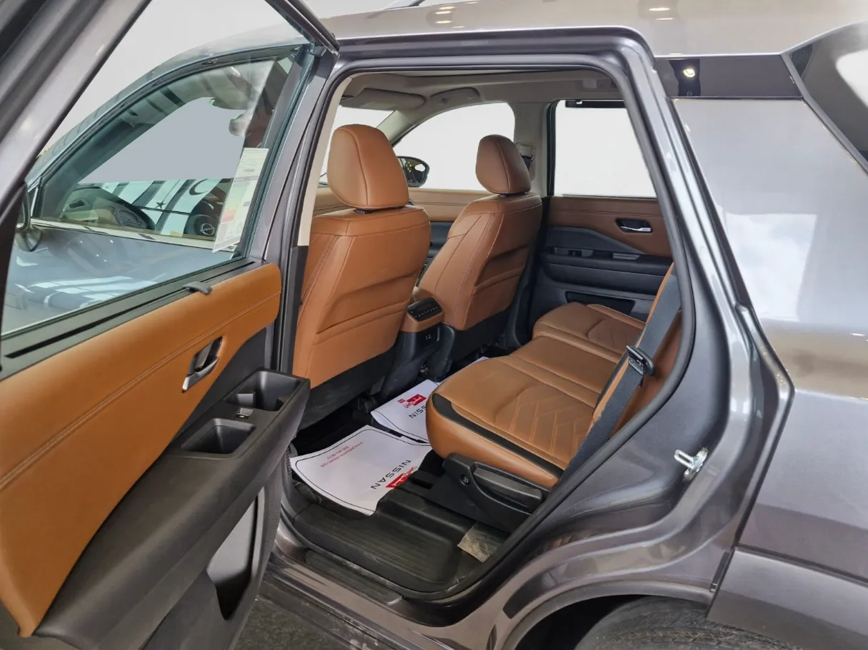 makes.nissan models.pathfinder IMAGE