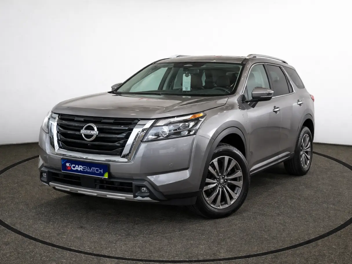 Nissan Pathfinder SV 2WD 3.5L V6 (Mid)