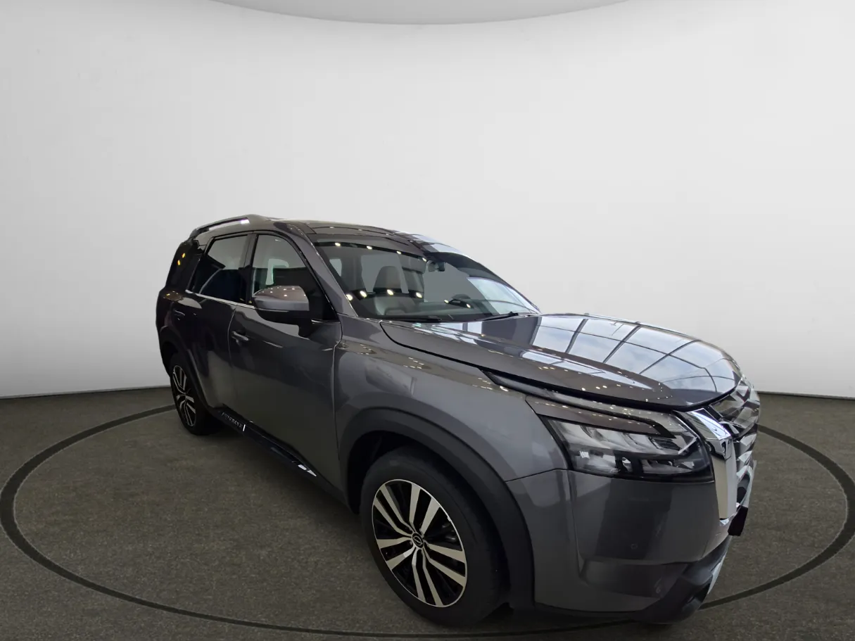 makes.nissan models.pathfinder IMAGE