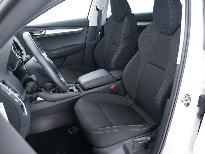 skoda karoq IMAGE