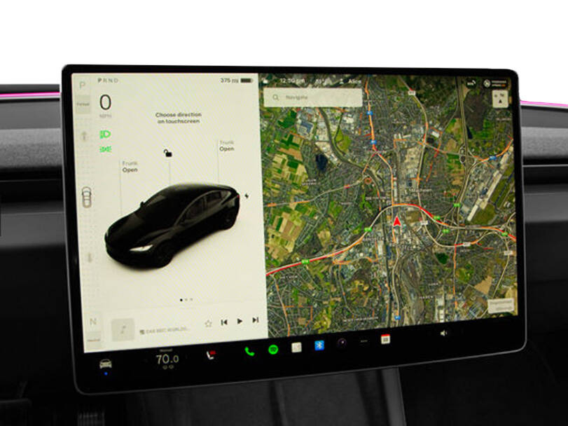 makes.tesla models.model-3 IMAGE