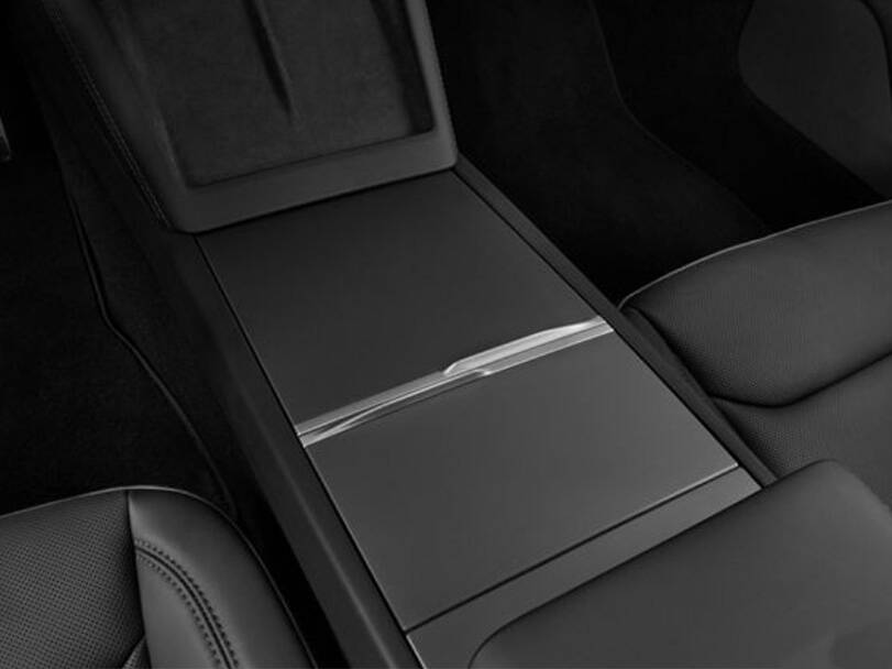 makes.tesla models.model-3 IMAGE