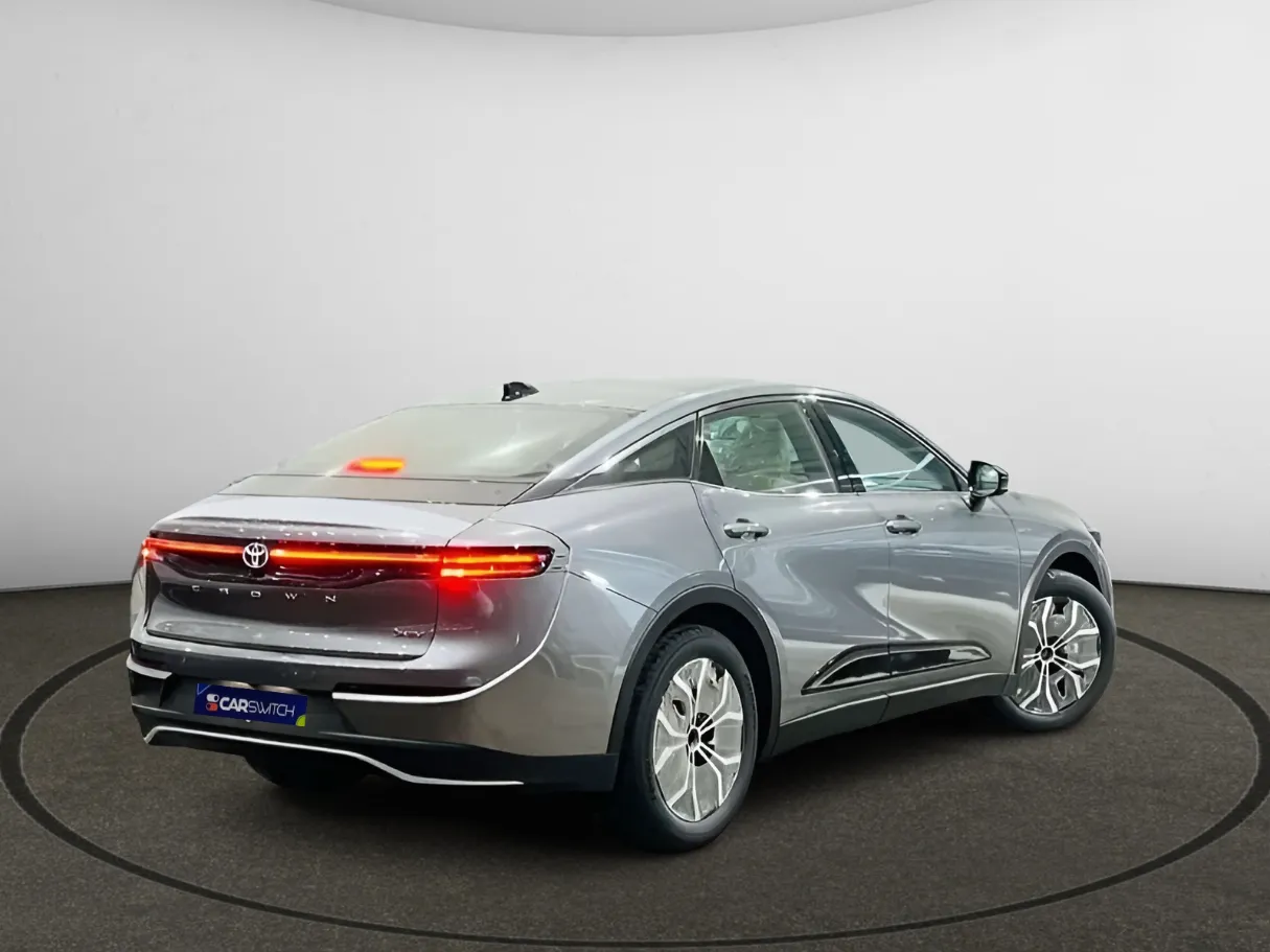toyota crown IMAGE