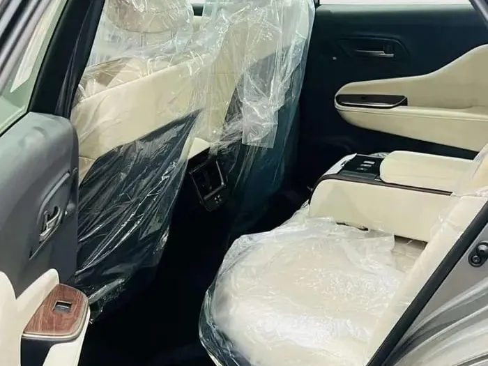 toyota crown IMAGE