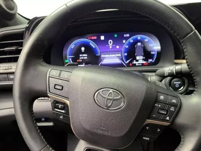 toyota crown IMAGE