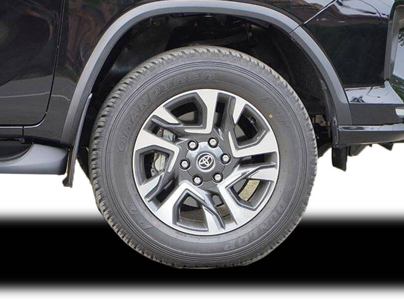 makes.toyota models.fortuner IMAGE
