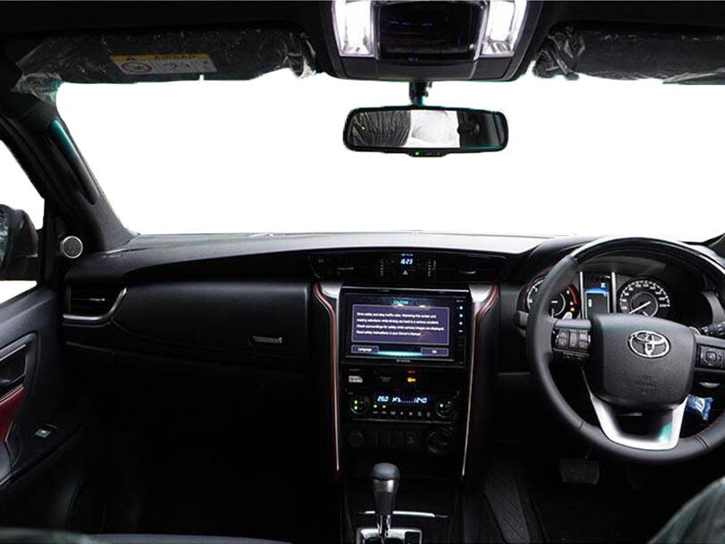 makes.toyota models.fortuner IMAGE