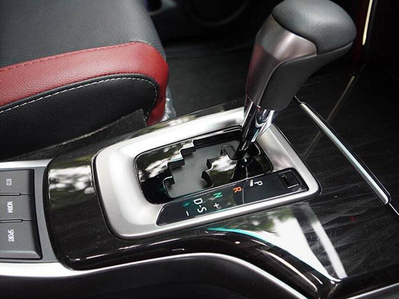 makes.toyota models.fortuner IMAGE
