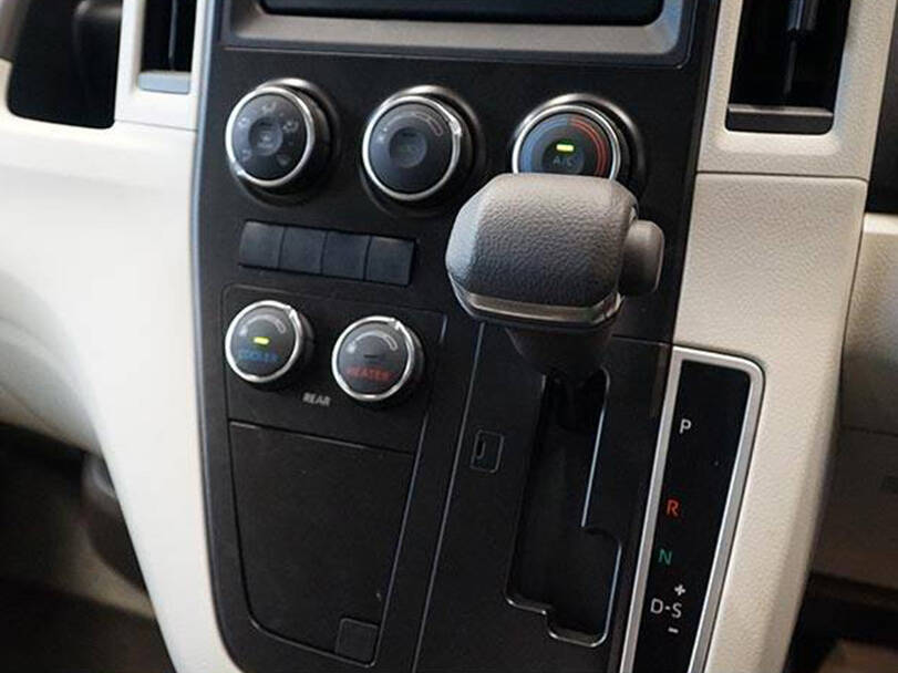 toyota hiace IMAGE
