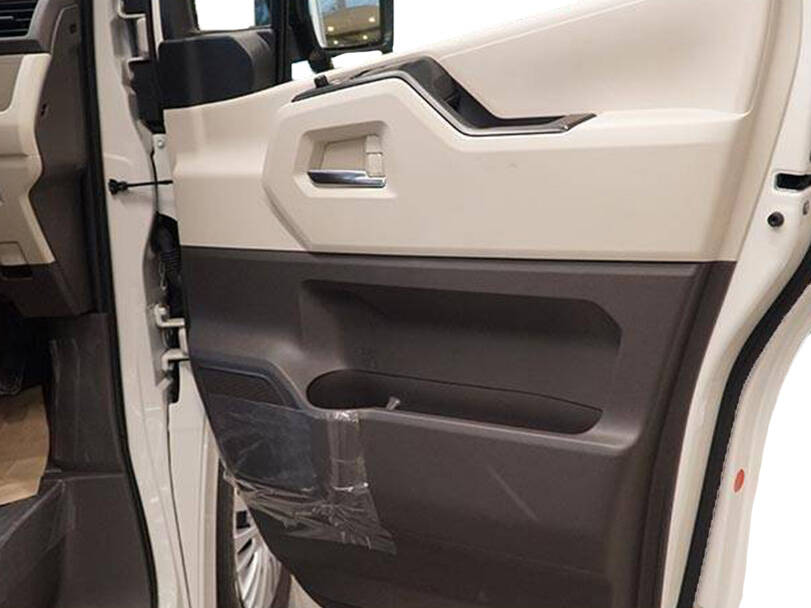 toyota hiace IMAGE