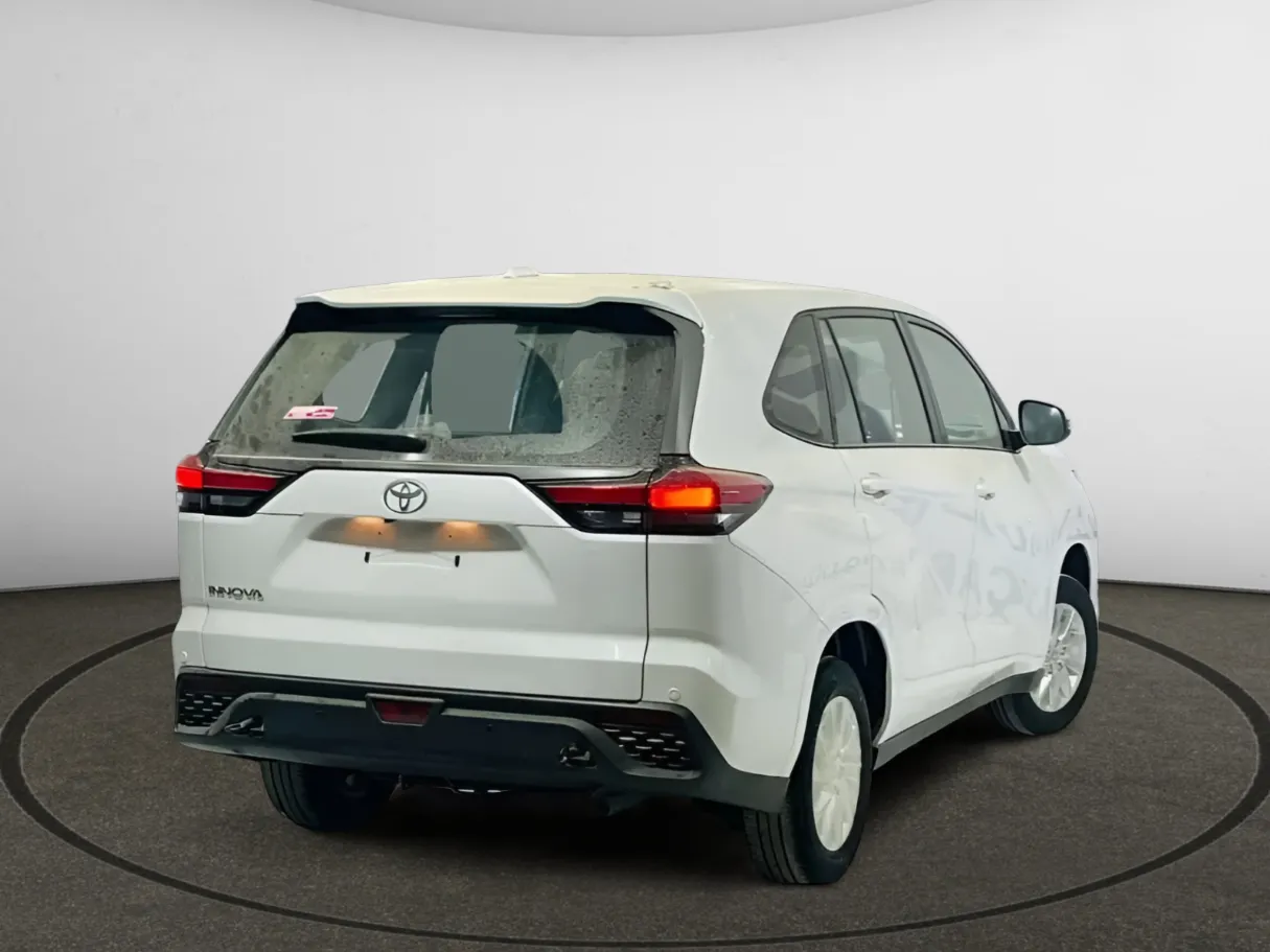 toyota innova IMAGE