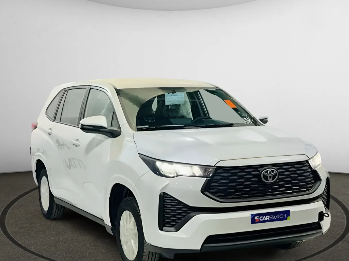 toyota innova IMAGE