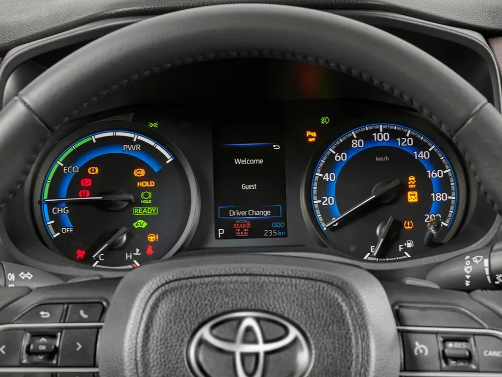 toyota innova IMAGE