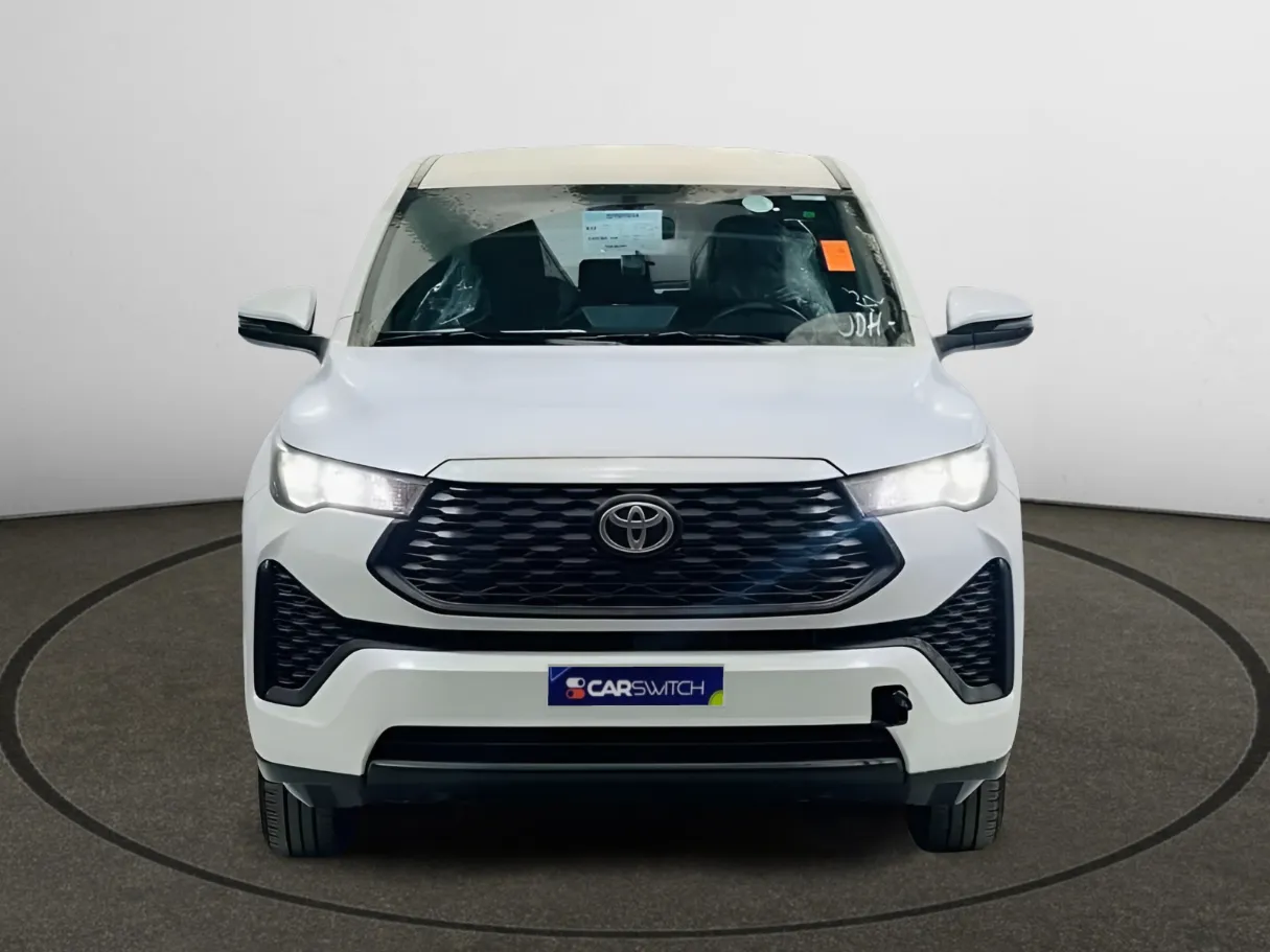 toyota innova IMAGE