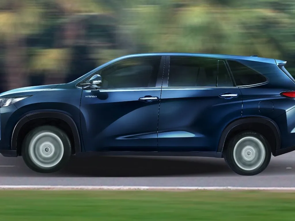 toyota innova IMAGE